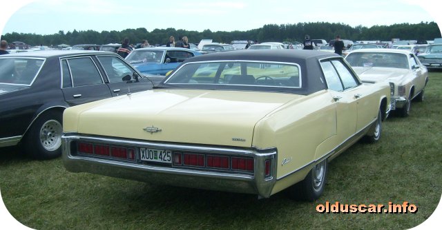 1971 Lincoln Continental Town Car 4d Sedan back